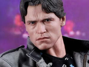 Hot Toys MMS 136 The Terminator - T-800