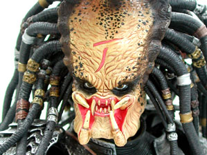 Hot Toys MMS 18 AVP - Scar Predator (Ani-Com Exclusive)