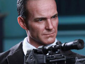 Hot Toys MMS 189 The Avengers - Agent Phil Coulson