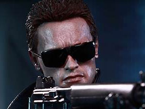 Hot Toys MMS 238 The Terminator - T-800 (Battle Damaged Version)