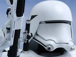 Hot Toys MMS 321 Star Wars : TFA - FO Snowtrooper