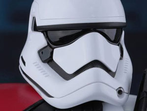 Hot Toys MMS 334 Star Wars : TFA - FO Stormtrooper Officer