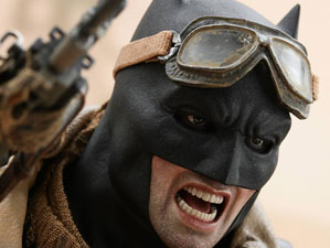 Hot Toys MMS 372 Batman VS Superman : DOJ - Knightmare Batman