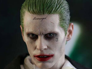 Hot Toys MMS 395 Suicide Squad - The Joker (Tuxedo Version)