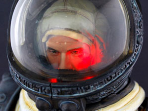 Hot Toys MMS 64 Alien – Executive Officer Kane